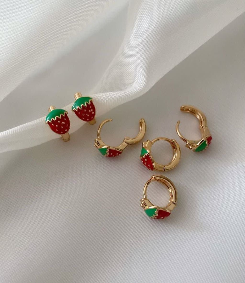 گوشواره توت فرنگی ژوپینگ کد 2300